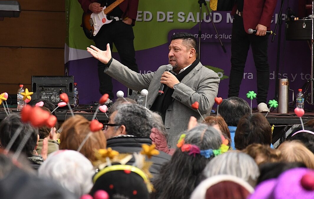 El Bosque realiza nuevo cierre de ciclo del Programa Más «Adultos Mayores Autovalentes» con fiesta de brillo y color