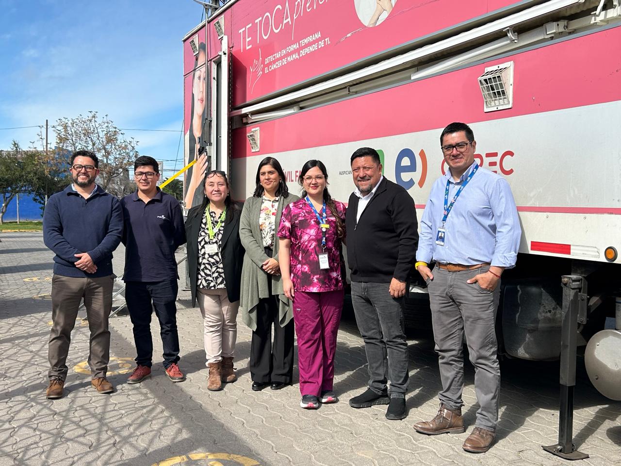 El Bosque fortalece la prevención del cáncer de mama junto a FALP y Cenco Malls